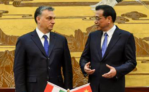 Orbán Viktor,  Li Ko-csiang 